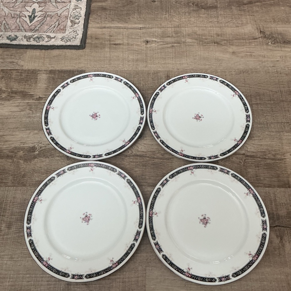 Vintage Royal Prestige Midnight Mood Fine China 4122 Set of 4 Dinner Plates 10.5